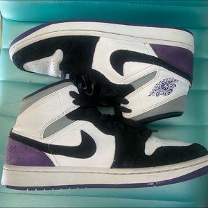 Air Jordan 1 Purple Mid SE Size 9 Mens